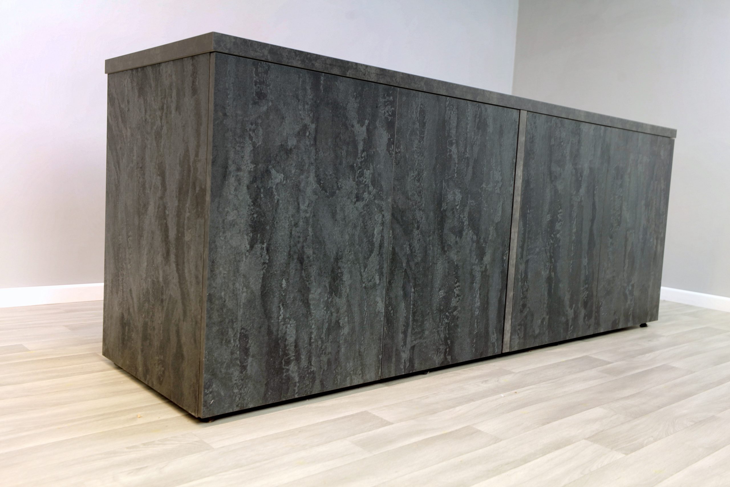 Large Fish Tank and Cabinet, cover. 7 x 2 x 2 ft Aquarium, metal stand and lid - Image 7