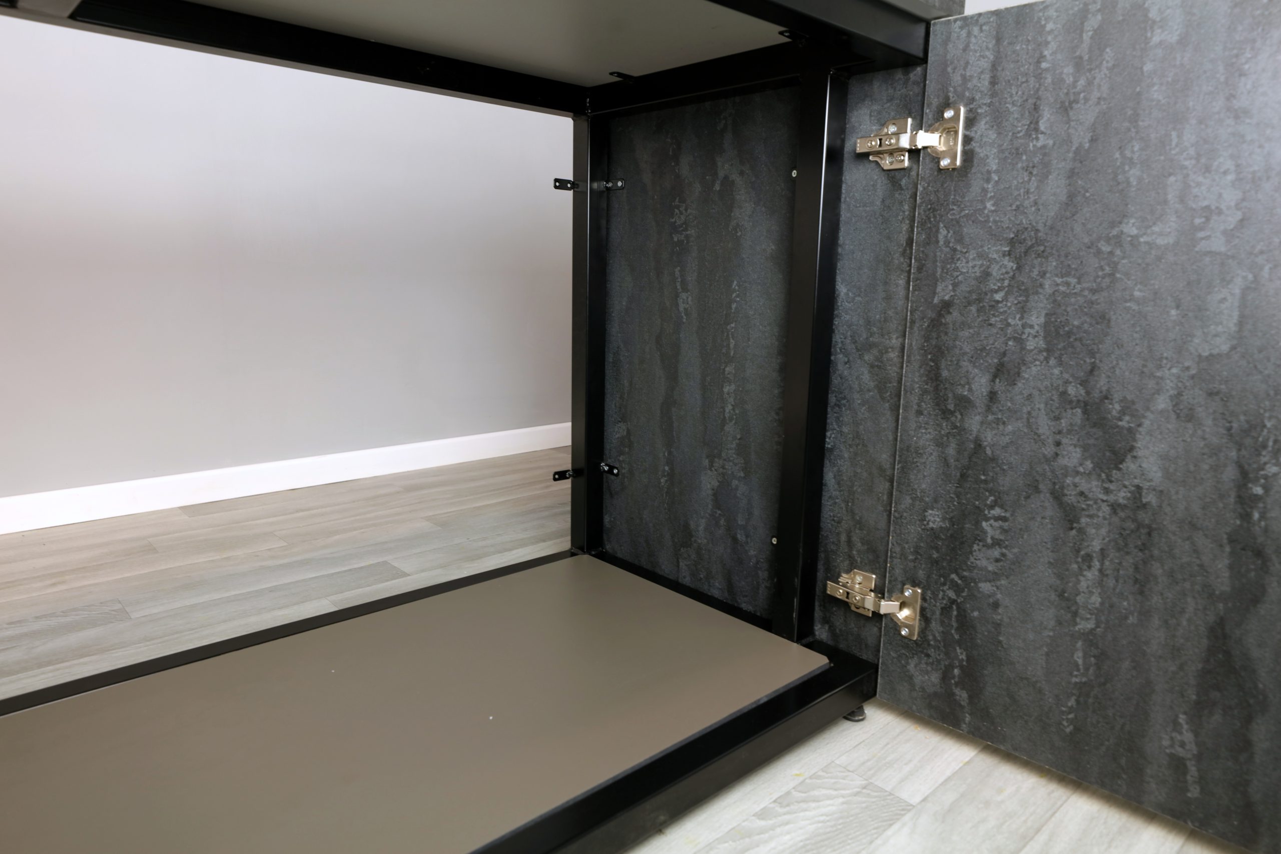 Metal frame cabinet 7 x 2 ft ( 213 x 61 cm) - Image 5